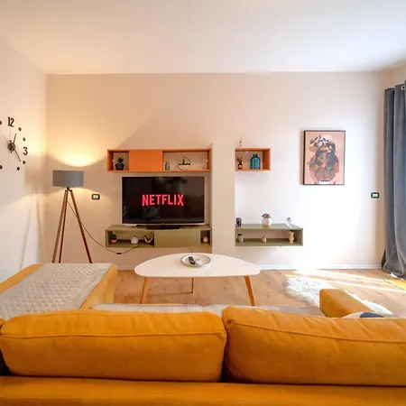 Colorful Comfy * Τίρανα
