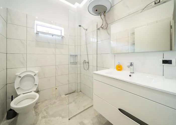 Colorful Comfy Apartment Tirana