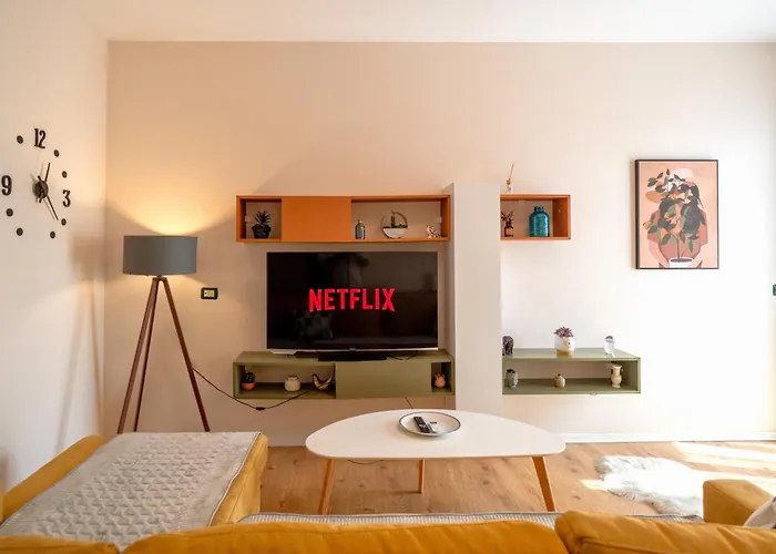 Colorful Comfy Apartment Tirana