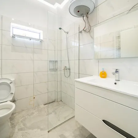 Colorful Comfy 아파트 티라나